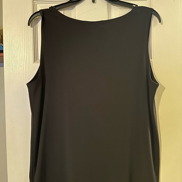 Red and Black Ruffled Flutter Sleeve Blouse (Helen Blake and Travel Elements) - Picture 12 of 13